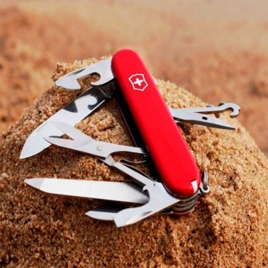 Нож перочинный Victorinox Mountaineer (1.3743) 91мм, 18 функций, красный, карт.коробка