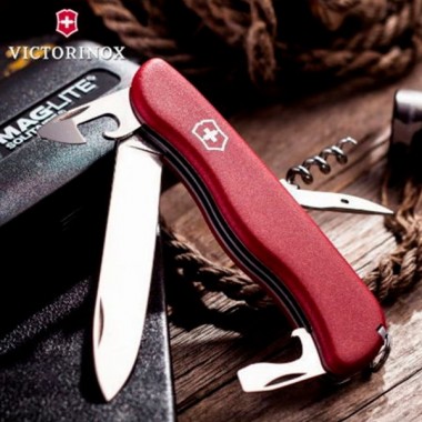 Нож перочинный Victorinox PICKNICKER (0.8353) 111мм 11функций красный