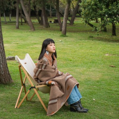 Одеяло шерстяное NATUREHIKE геометрич. рисунок, 150х200см, хаки