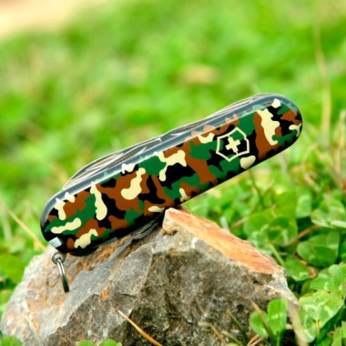 Нож перочинный Victorinox Huntsman (1.3713.94) 91 мм 15 функций камуфляж