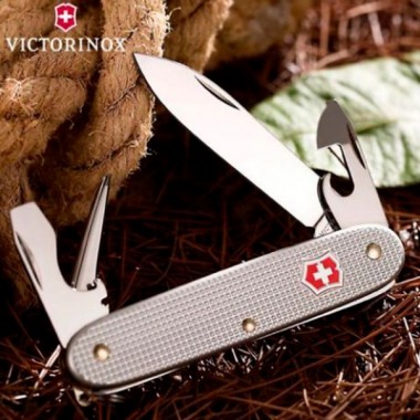 Нож перочинный Victorinox Pioneer Alox (0.8201.26) 93мм, 8 функций серебристый карт.коробка