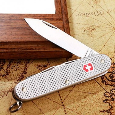 Нож перочинный Victorinox Pioneer Alox (0.8201.26) 93мм, 8 функций серебристый карт.коробка