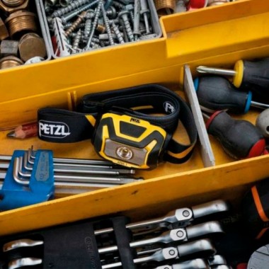 Фонарь налобный Petzl Aria 1 350лм, черный