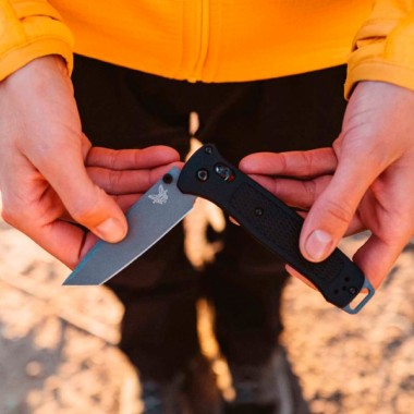 Нож складной BENCHMADE Bailout, Grivory Black, 3V клинок черн. P 8,6 см