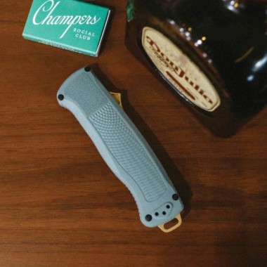 Нож складной BENCHMADE Shootout, Grivory Sage Green, Cru-Wear клинок черн. P 8,9 см