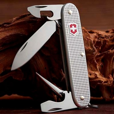Нож перочинный Victorinox Pioneer Alox (0.8201.26) 93мм, 8 функций серебристый карт.коробка